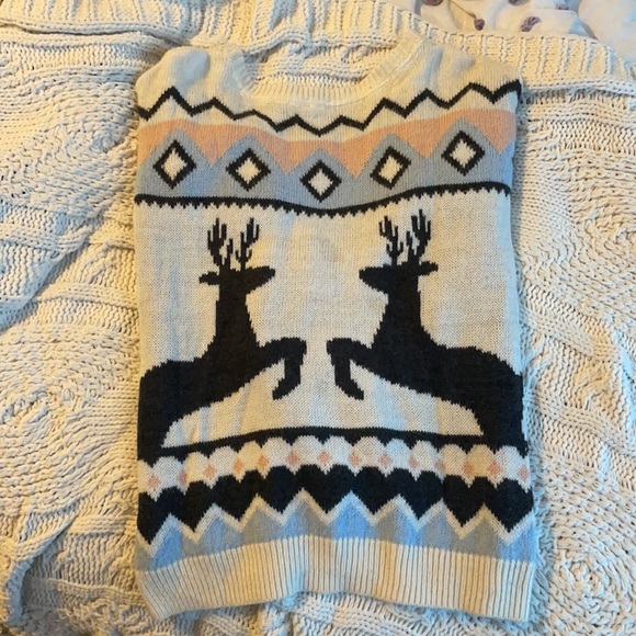 Sweater - Picture 5 of 5